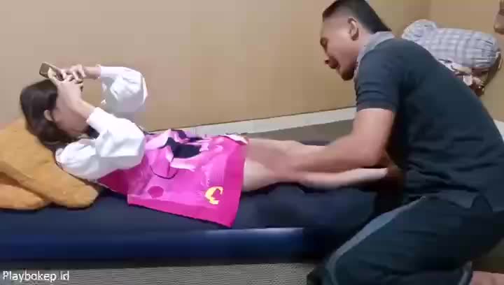 Video Prank Pijet Bikin Penasaran | KingBokep